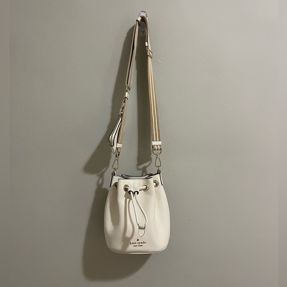 kate spade Handbags - Kate Spade New York Bucket Bag
